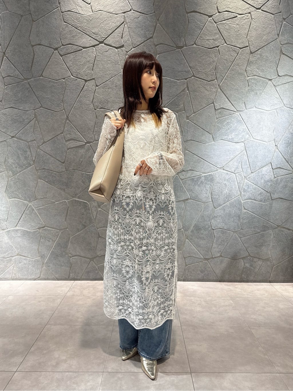 Vinのドロストワイドデニムを使ったコーディネートを紹介します。｜Rakuten Fashion(楽天ファッション／旧楽天ブランドアベニュー)5270555