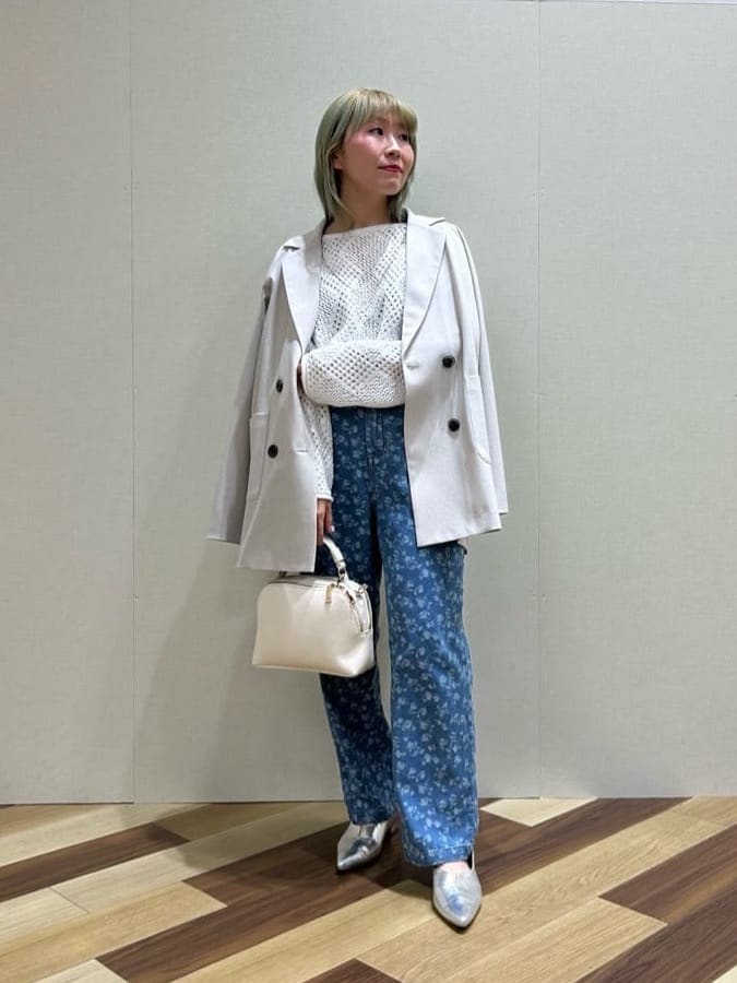 Vinのメッシュスパンコールニットプルオーバーを使ったコーディネートを紹介します。｜Rakuten Fashion(楽天ファッション／旧楽天ブランドアベニュー)5276714