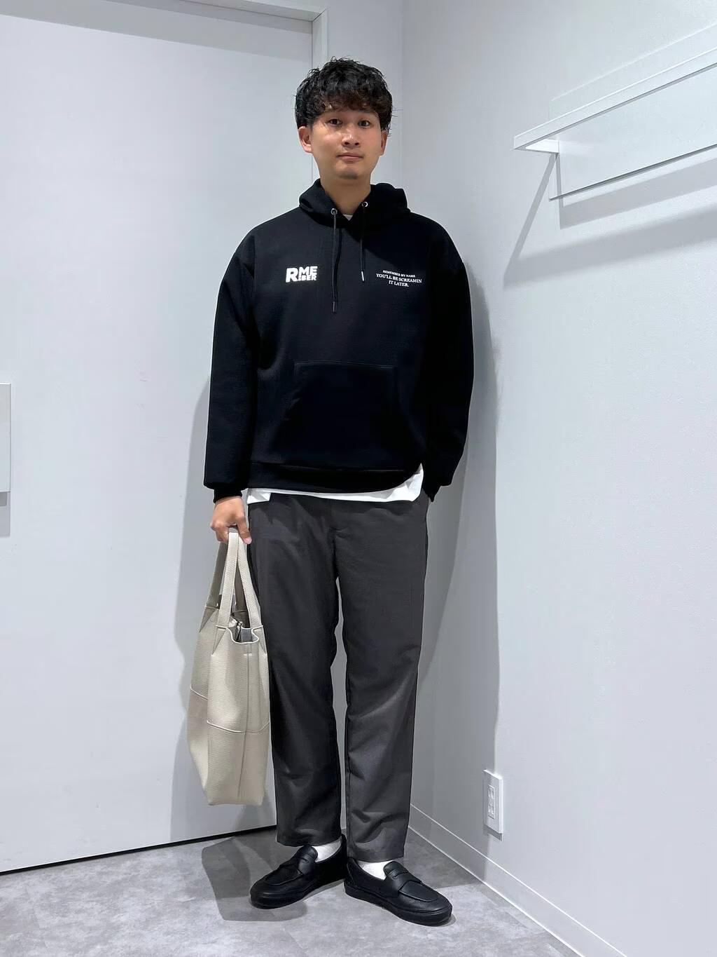 LAKOLEのTRダンボールロゴパーカーを使ったコーディネートを紹介します。｜Rakuten Fashion(楽天ファッション／旧楽天ブランドアベニュー)5277632