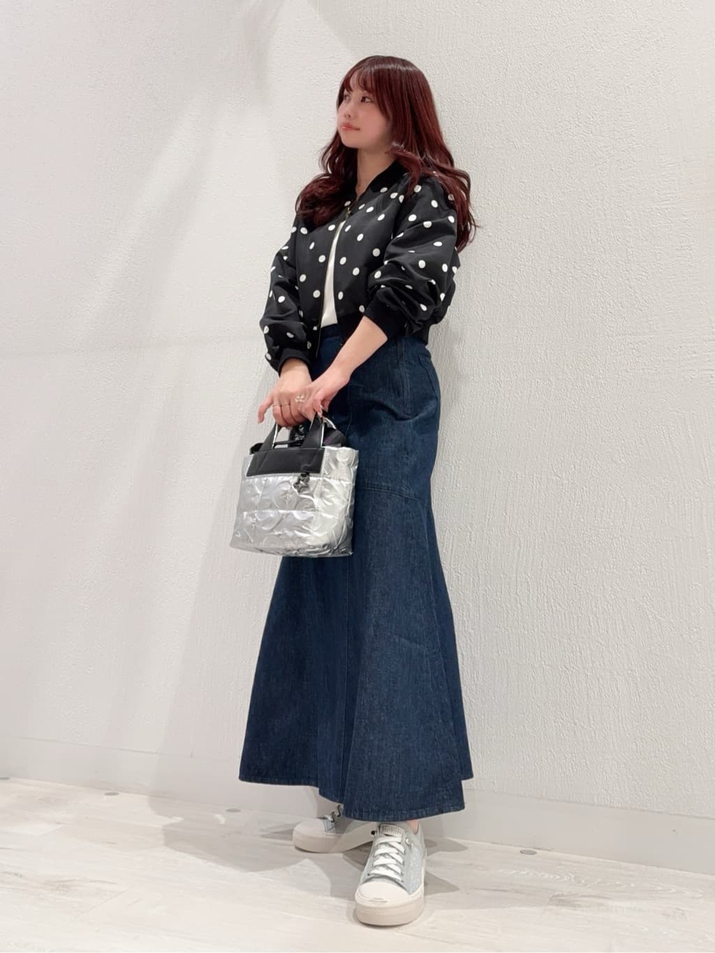 Vinのデニムマーメイドフレアスカートを使ったコーディネートを紹介します。｜Rakuten Fashion(楽天ファッション／旧楽天ブランドアベニュー)5281756