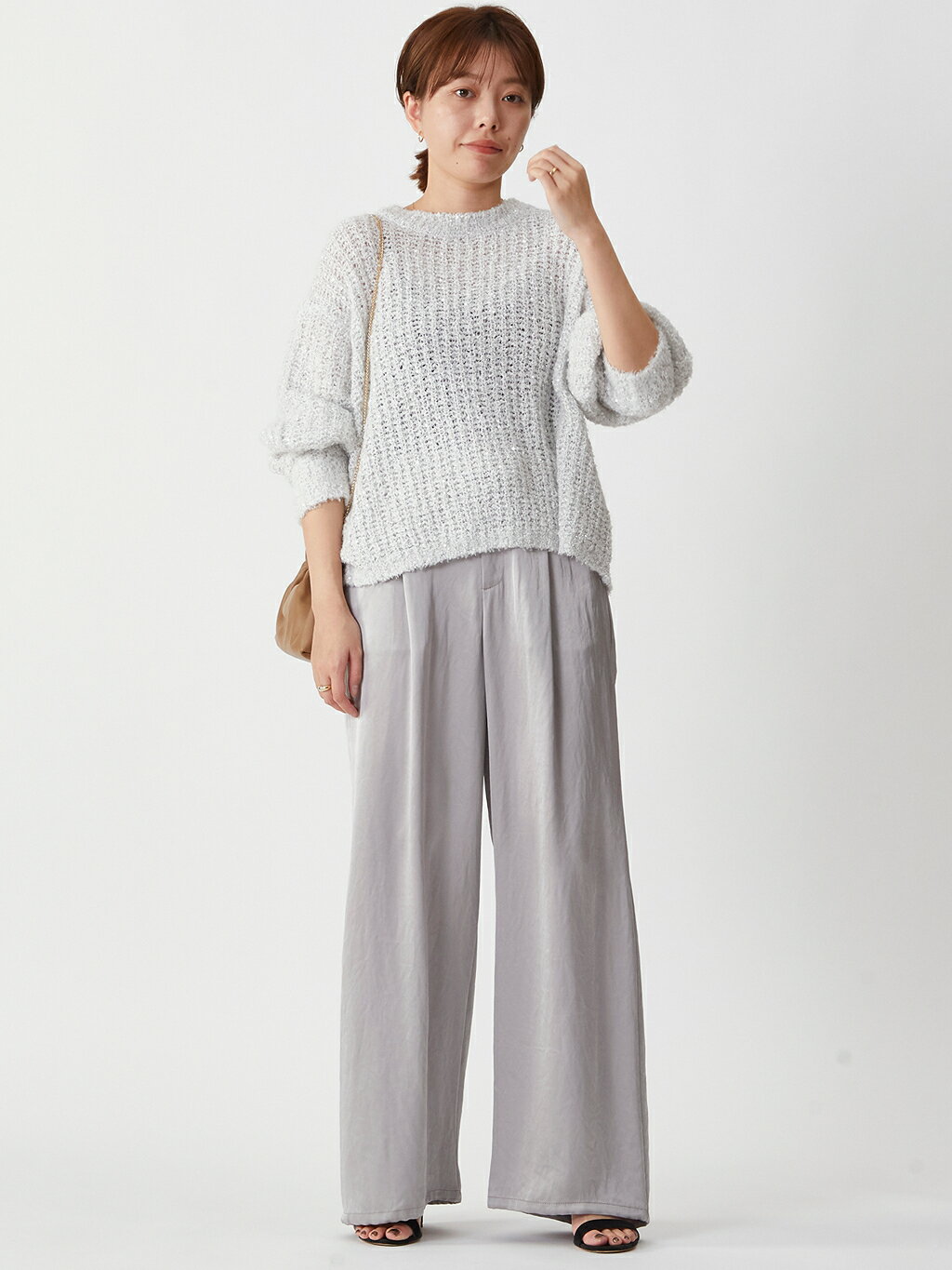 1er Arrondissementのスパンコールリリーニットプルオーバーを使ったコーディネートを紹介します。｜Rakuten Fashion(楽天ファッション／旧楽天ブランドアベニュー)5283665