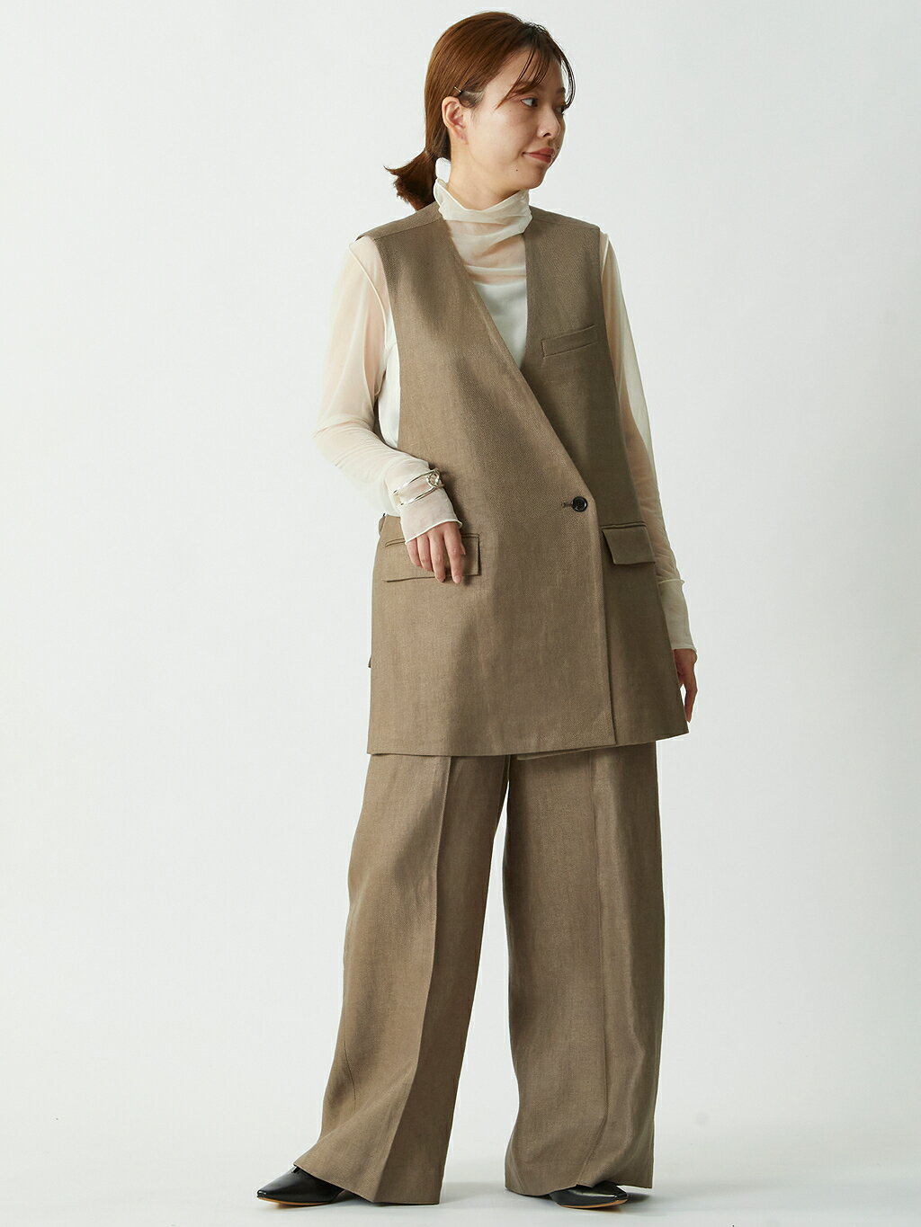 1er Arrondissementのリネンツイルトラウザーを使ったコーディネートを紹介します。｜Rakuten Fashion(楽天ファッション／旧楽天ブランドアベニュー)5283815