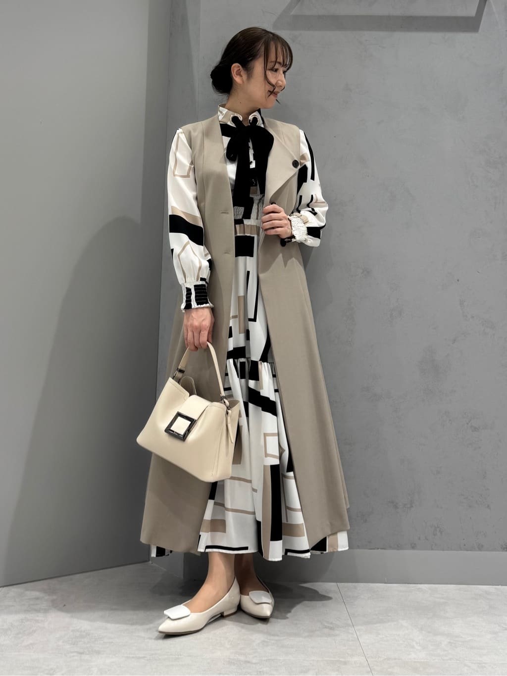 Vinのアシンメトリーラペルジレワンピースを使ったコーディネートを紹介します。｜Rakuten Fashion(楽天ファッション／旧楽天ブランドアベニュー)5283633