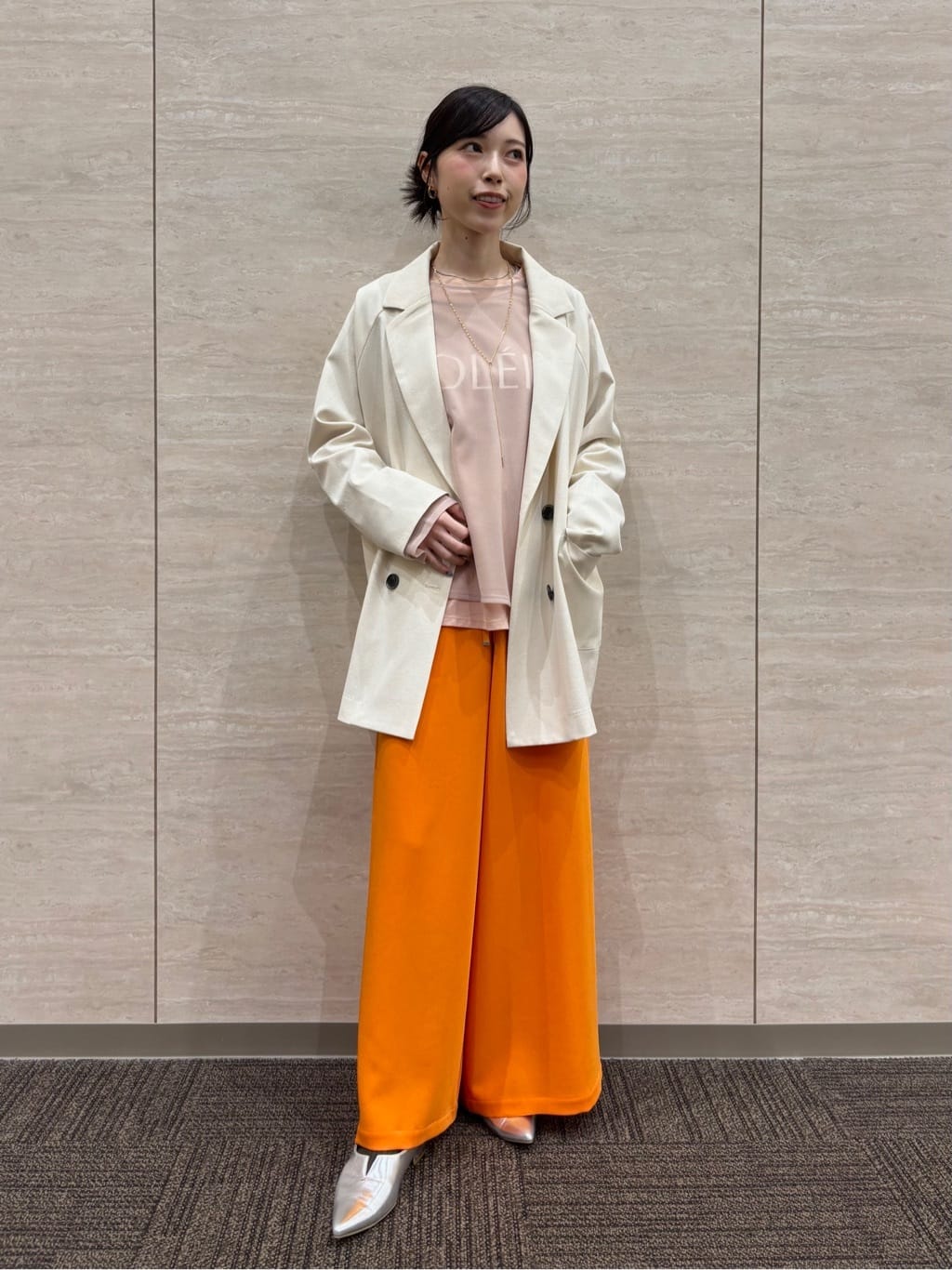 VinのシアーレイヤードロゴTシャツを使ったコーディネートを紹介します。｜Rakuten Fashion(楽天ファッション／旧楽天ブランドアベニュー)5286013