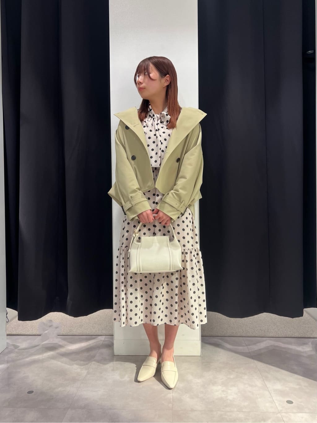 Vinのトレンチデザインドルマンコートを使ったコーディネートを紹介します。｜Rakuten Fashion(楽天ファッション／旧楽天ブランドアベニュー)5287796