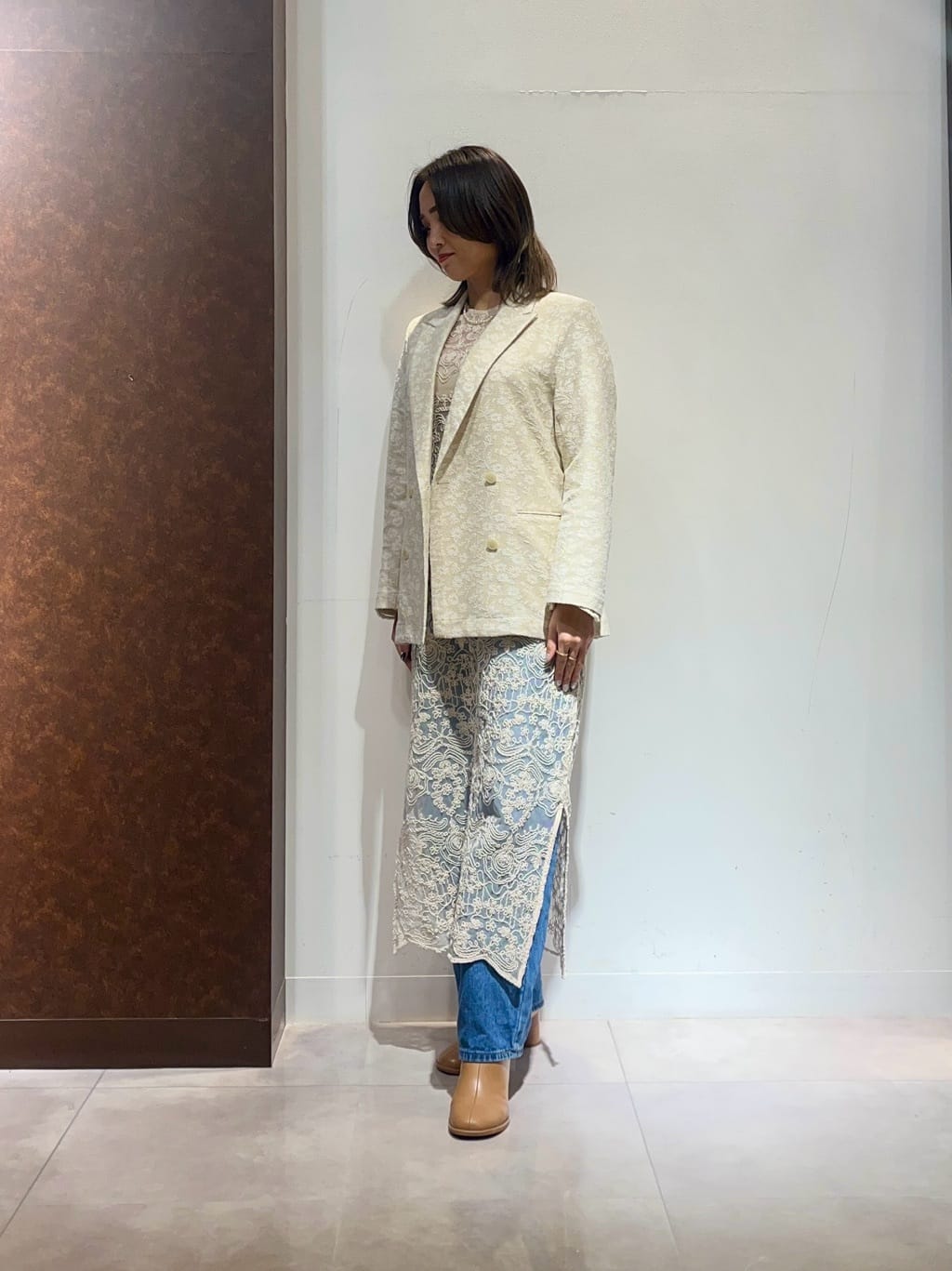 Vinのボタニカルフラワーダブルジャケットを使ったコーディネートを紹介します。｜Rakuten Fashion(楽天ファッション／旧楽天ブランドアベニュー)5291007