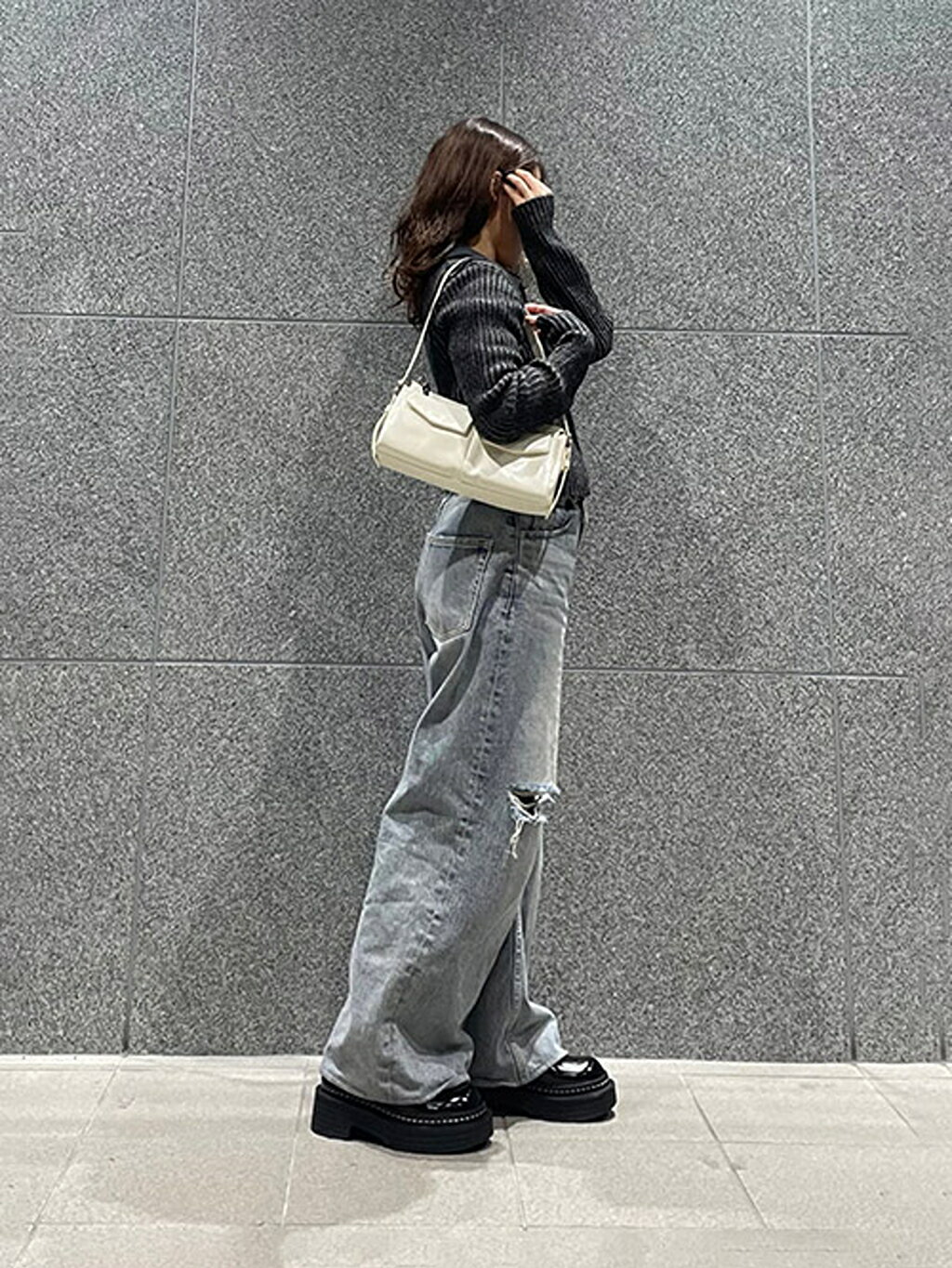 レイチェルさん CHARLES & KEITH | Rachel レイチェル フロントポケット チェーン