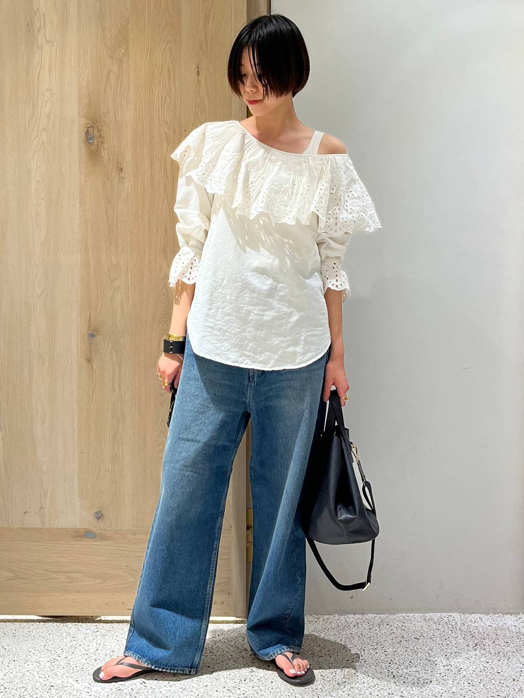Curensologyのワイドバングルを使ったコーディネートを紹介します。｜Rakuten Fashion(楽天ファッション／旧楽天ブランドアベニュー)5305105