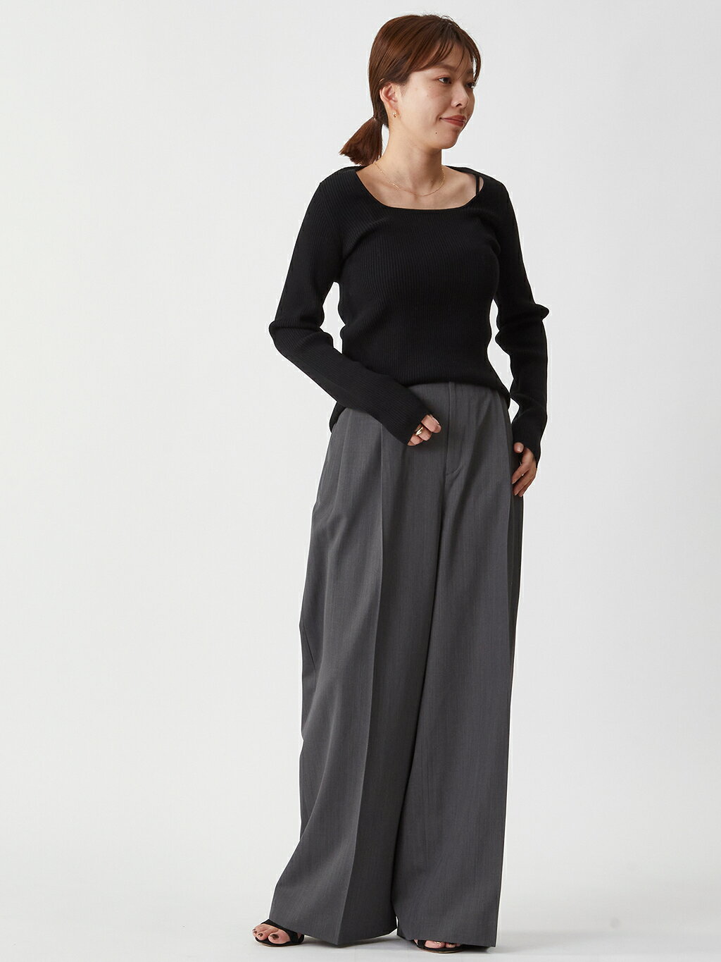 1er Arrondissementのスクエアネックストレッチリブプルオーバーを使ったコーディネートを紹介します。｜Rakuten Fashion(楽天ファッション／旧楽天ブランドアベニュー)5307491