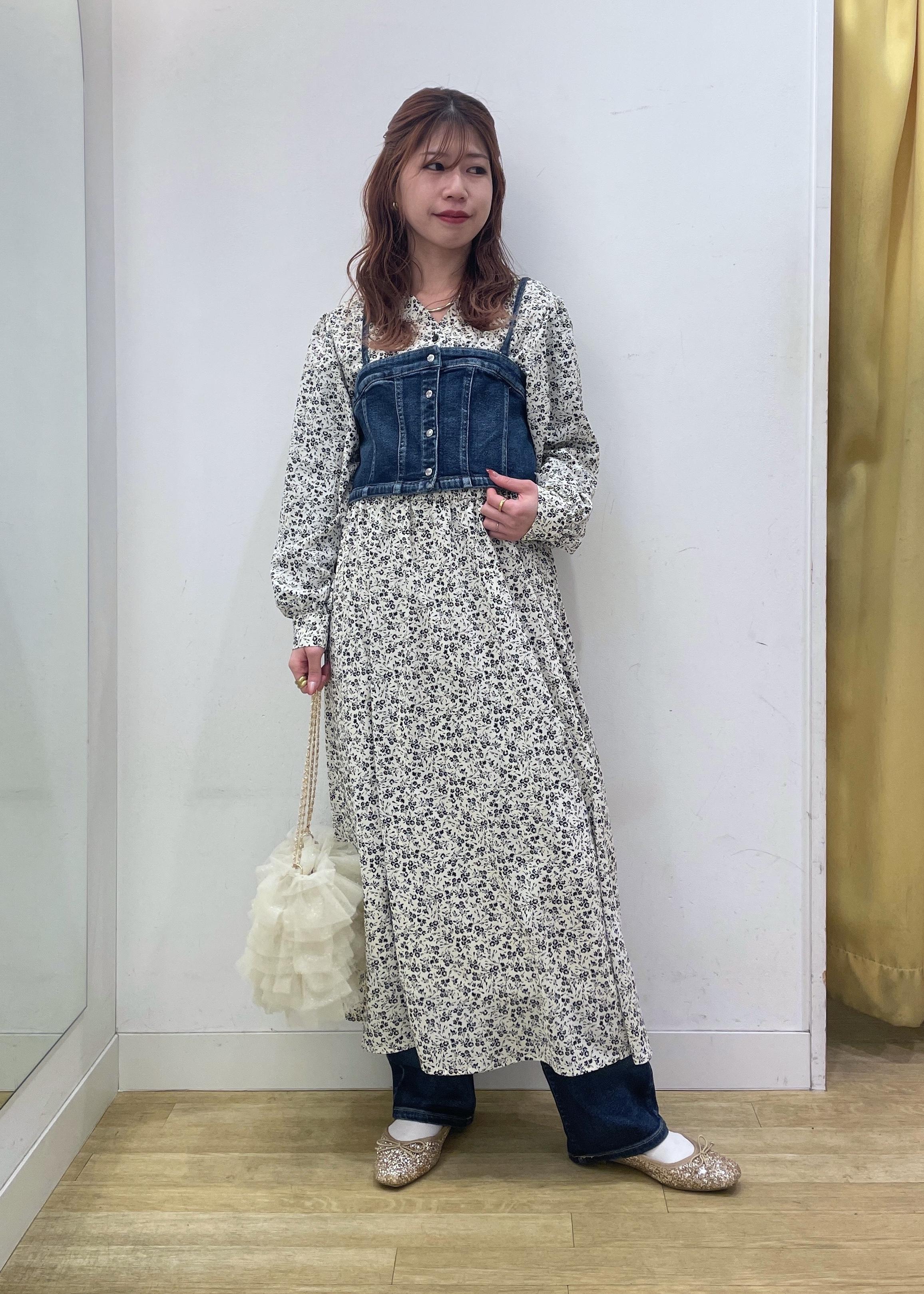 ROPE' PICNICのキラキラシアーフリルチェーンショルダーバッグを使ったコーディネートを紹介します。｜Rakuten Fashion(楽天ファッション／旧楽天ブランドアベニュー)5334959