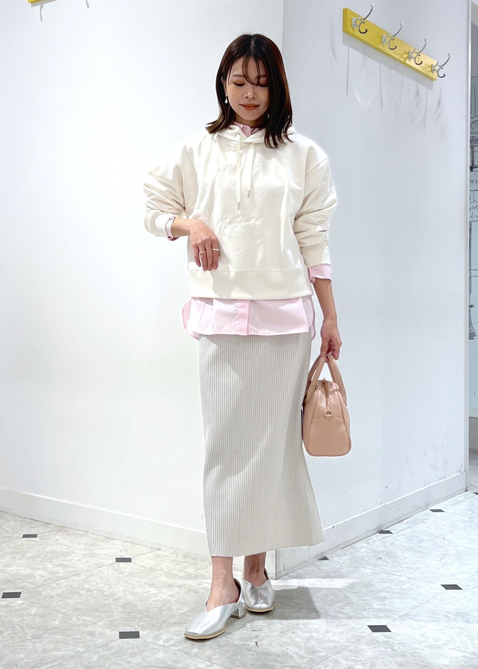 ROPE' PICNICのアソートロゴ刺繍裏毛フーディーを使ったコーディネートを紹介します。｜Rakuten Fashion(楽天ファッション／旧楽天ブランドアベニュー)5368902