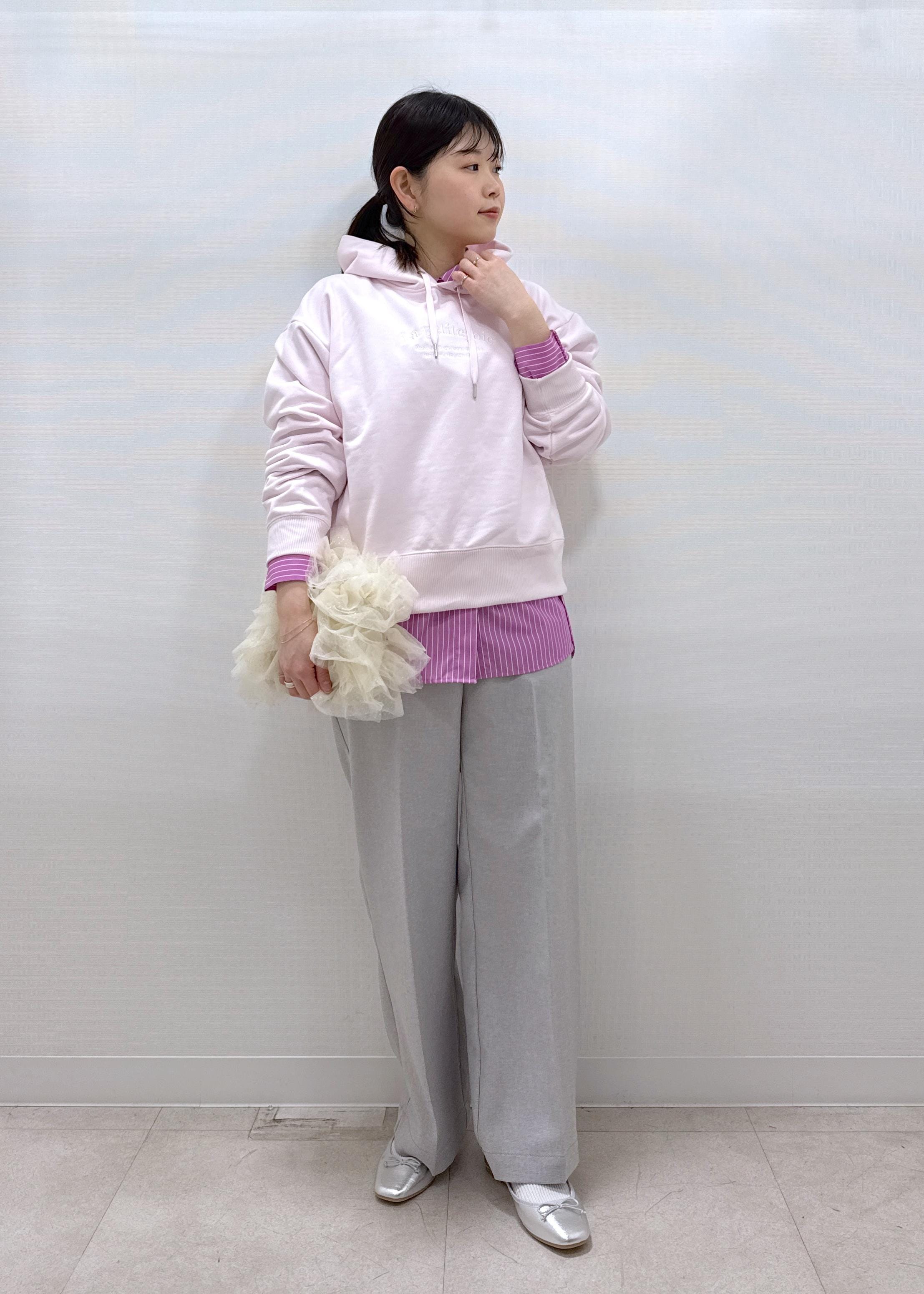 ROPE' PICNICのアソートロゴ刺繍裏毛フーディーを使ったコーディネートを紹介します。｜Rakuten Fashion(楽天ファッション／旧楽天ブランドアベニュー)5368954