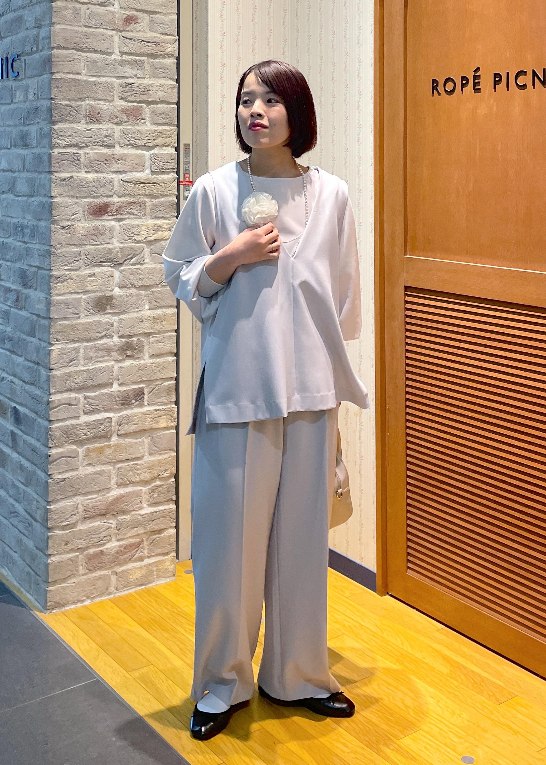 ROPE' PICNICのタックインしやすいカットジョーゼットトップスを使ったコーディネートを紹介します。｜Rakuten Fashion(楽天ファッション／旧楽天ブランドアベニュー)5369424
