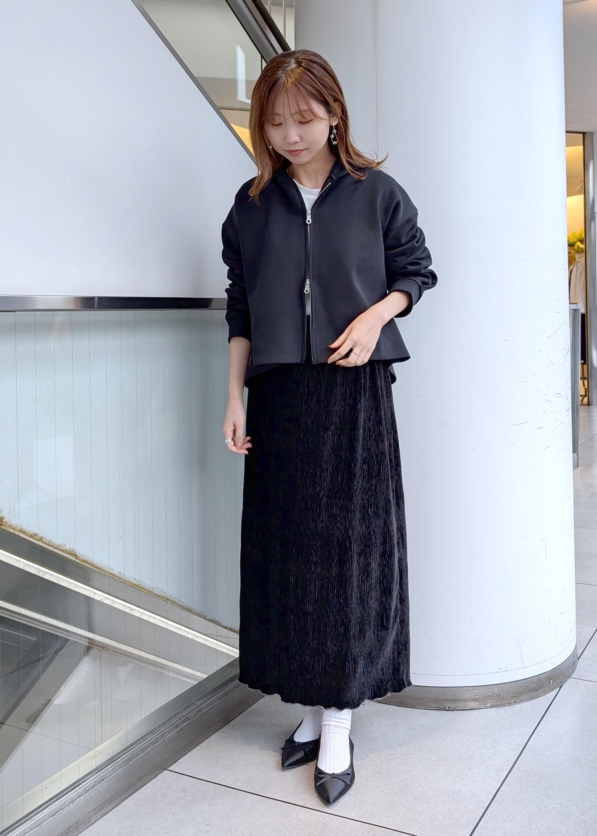 ROPE' PICNICのベロアプリーツタイトロングスカートを使ったコーディネートを紹介します。｜Rakuten Fashion(楽天ファッション／旧楽天ブランドアベニュー)5396338