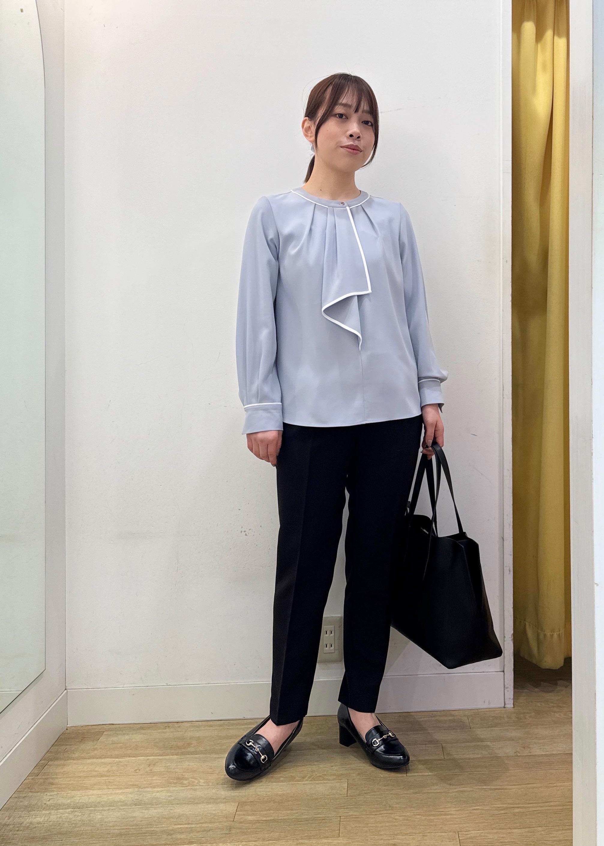 ROPE' PICNICの【2サイズ展開】メタルボタン配色ボウタイ風ブラウス/通勤対応を使ったコーディネートを紹介します。｜Rakuten Fashion(楽天ファッション／旧楽天ブランドアベニュー)5396360