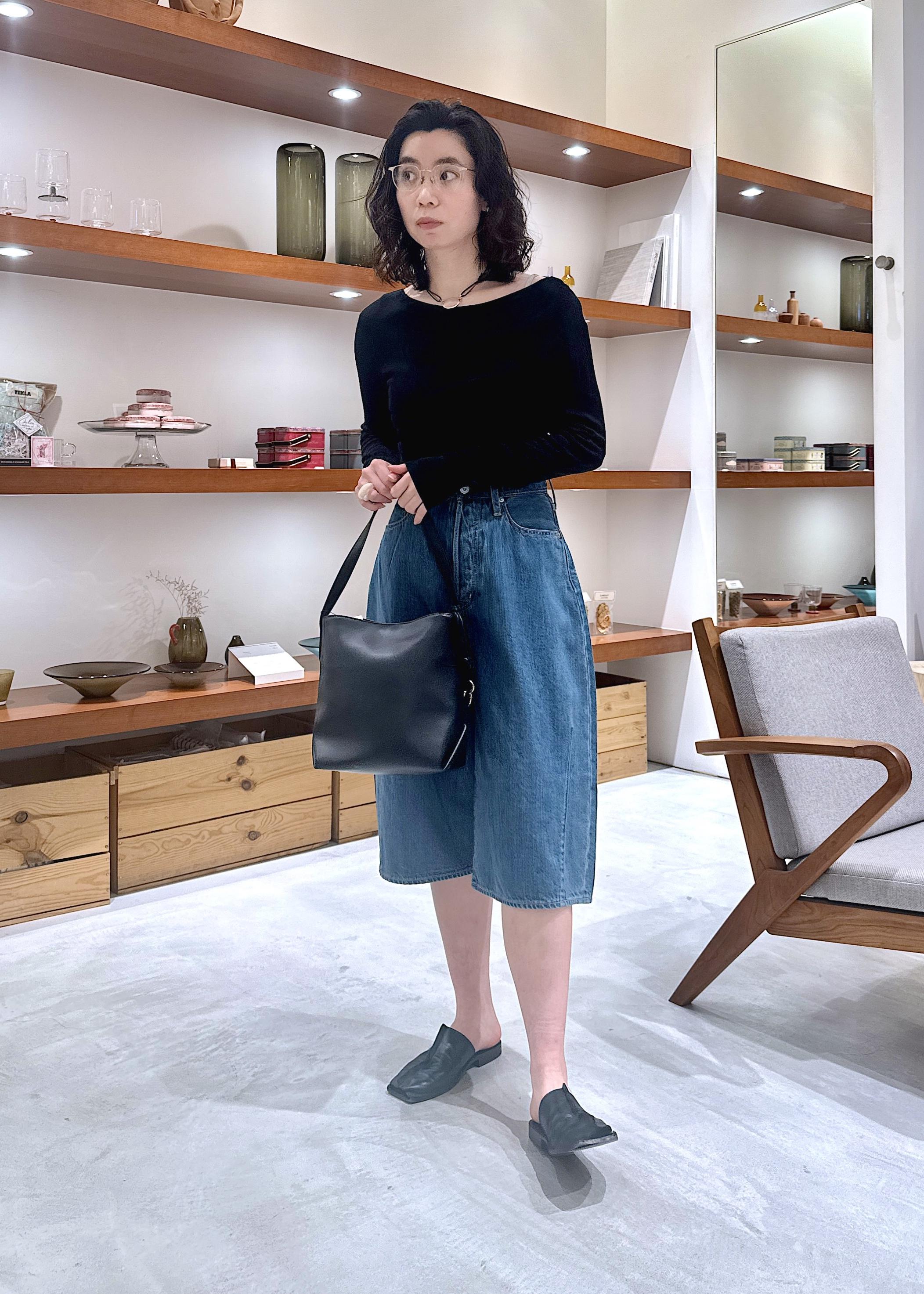 SALON adam et rope'のHug Silk ラウンドネックプルオーバーを使ったコーディネートを紹介します。｜Rakuten Fashion(楽天ファッション／旧楽天ブランドアベニュー)5436264