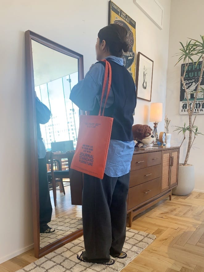 journal standard FurnitureのJSF TOTE CANVAS トートバッグを使ったコーディネートを紹介します。｜Rakuten Fashion(楽天ファッション／旧楽天ブランドアベニュー)5316788