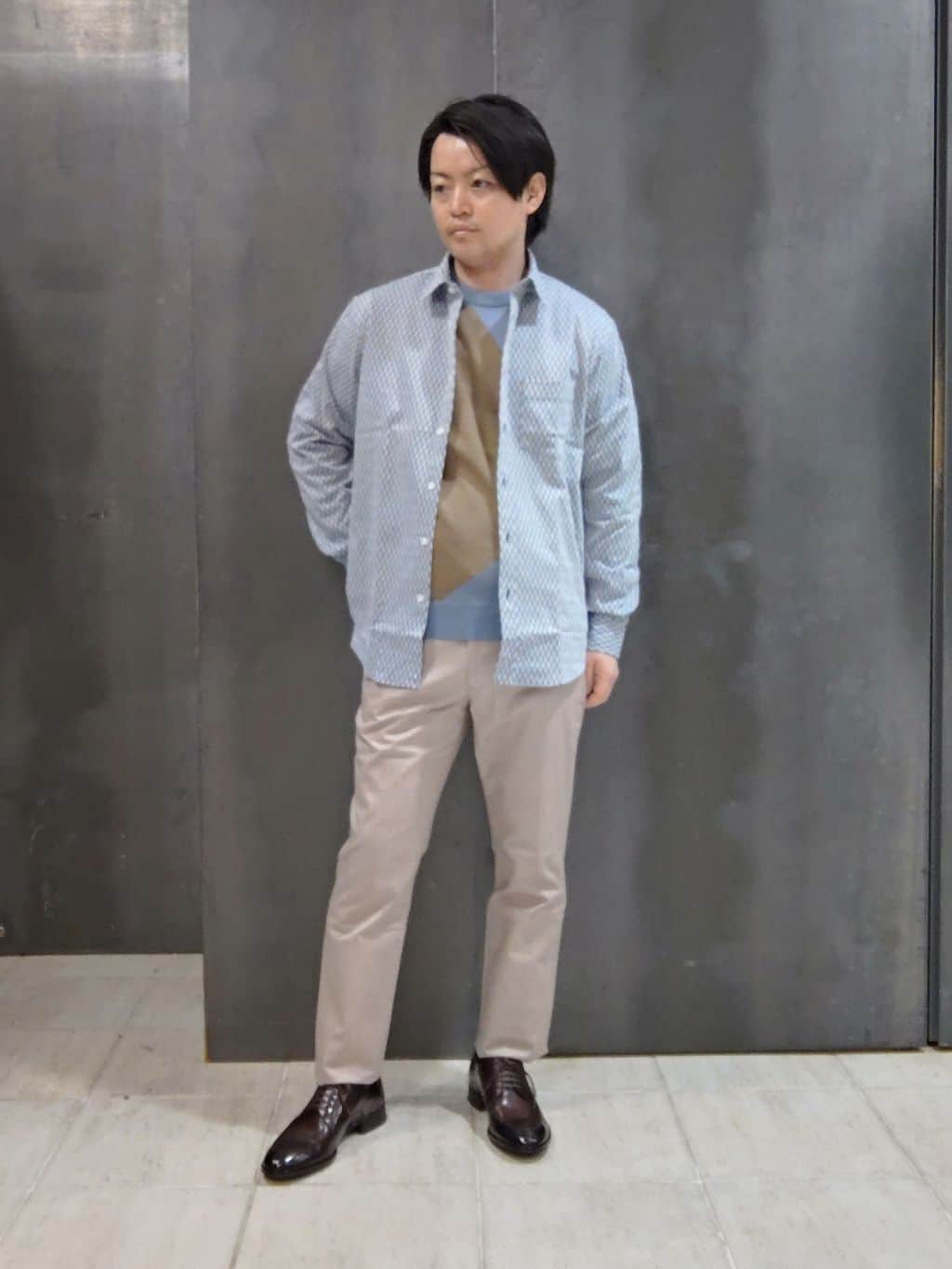 TAKEO KIKUCHIの【日本製/播州織】ドビー ストレッチ シャツを使ったコーディネートを紹介します。｜Rakuten Fashion(楽天ファッション／旧楽天ブランドアベニュー)5319511