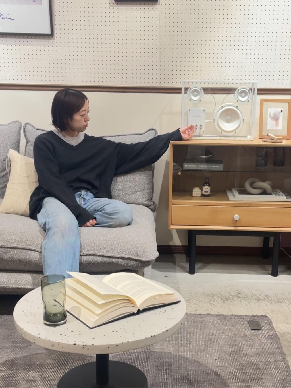 journal standard Furnitureの★【TRANSPARENT/トランスペアレント】TRANSPARENT SPEAKER  WHITE スピーカーを使ったコーディネートを紹介します。｜Rakuten Fashion(楽天ファッション／旧楽天ブランドアベニュー)5325085