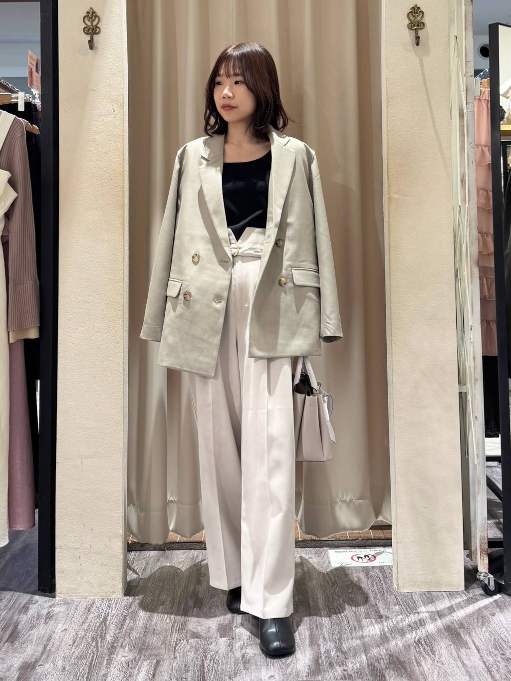mysty womanのリボンモチーフバッグを使ったコーディネートを紹介します。｜Rakuten Fashion(楽天ファッション／旧楽天ブランドアベニュー)5325174