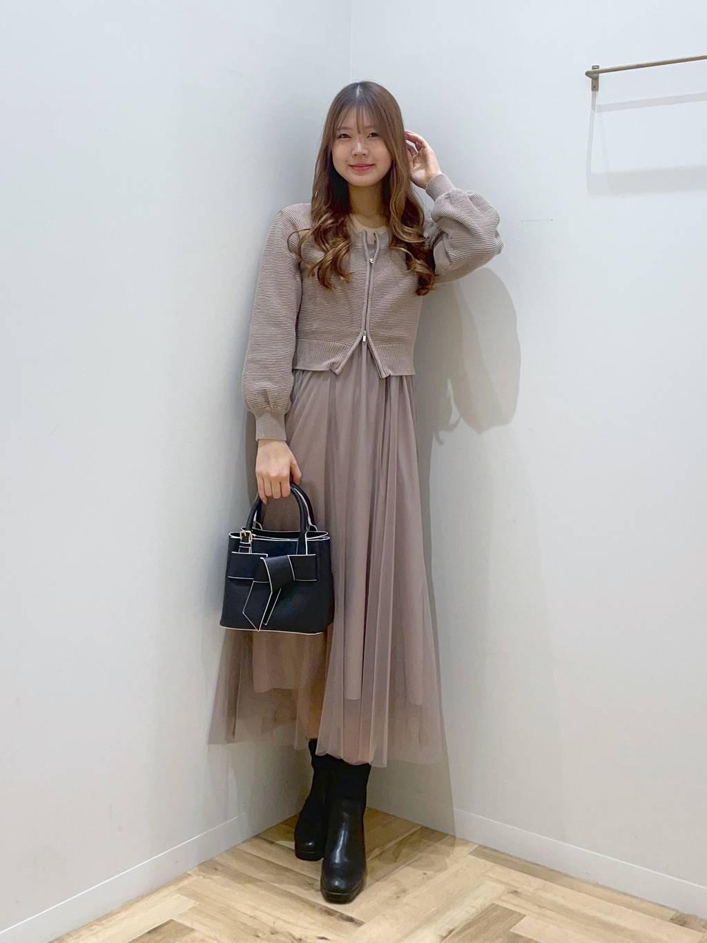 mysty womanのリボンモチーフバッグを使ったコーディネートを紹介します。｜Rakuten Fashion(楽天ファッション／旧楽天ブランドアベニュー)5325175