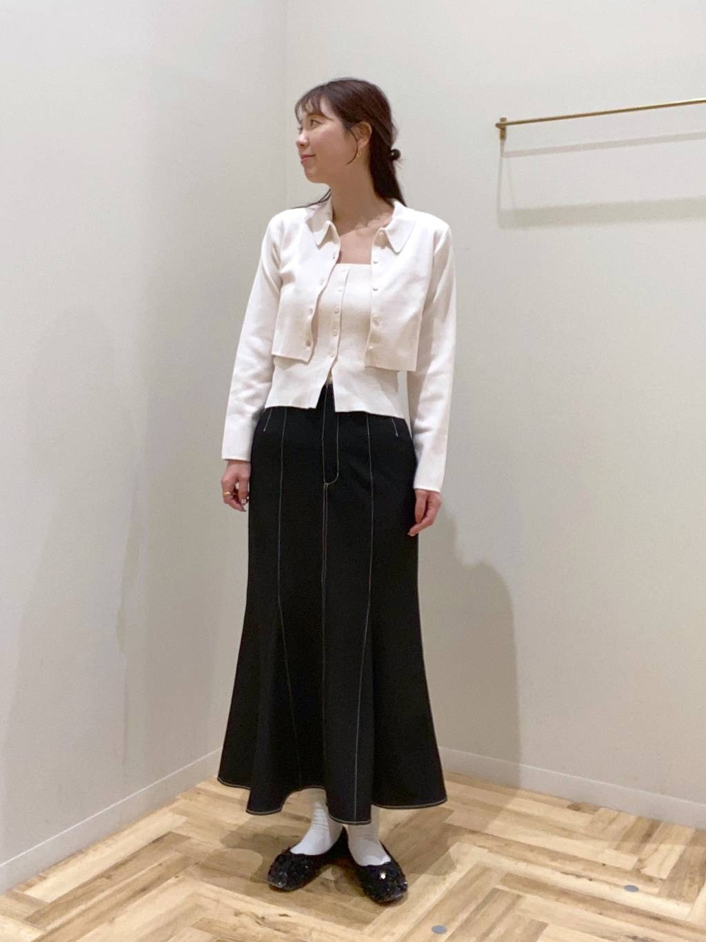 mysty womanのニットポロカーディガン&キャミツインを使ったコーディネートを紹介します。｜Rakuten Fashion(楽天ファッション／旧楽天ブランドアベニュー)5325203