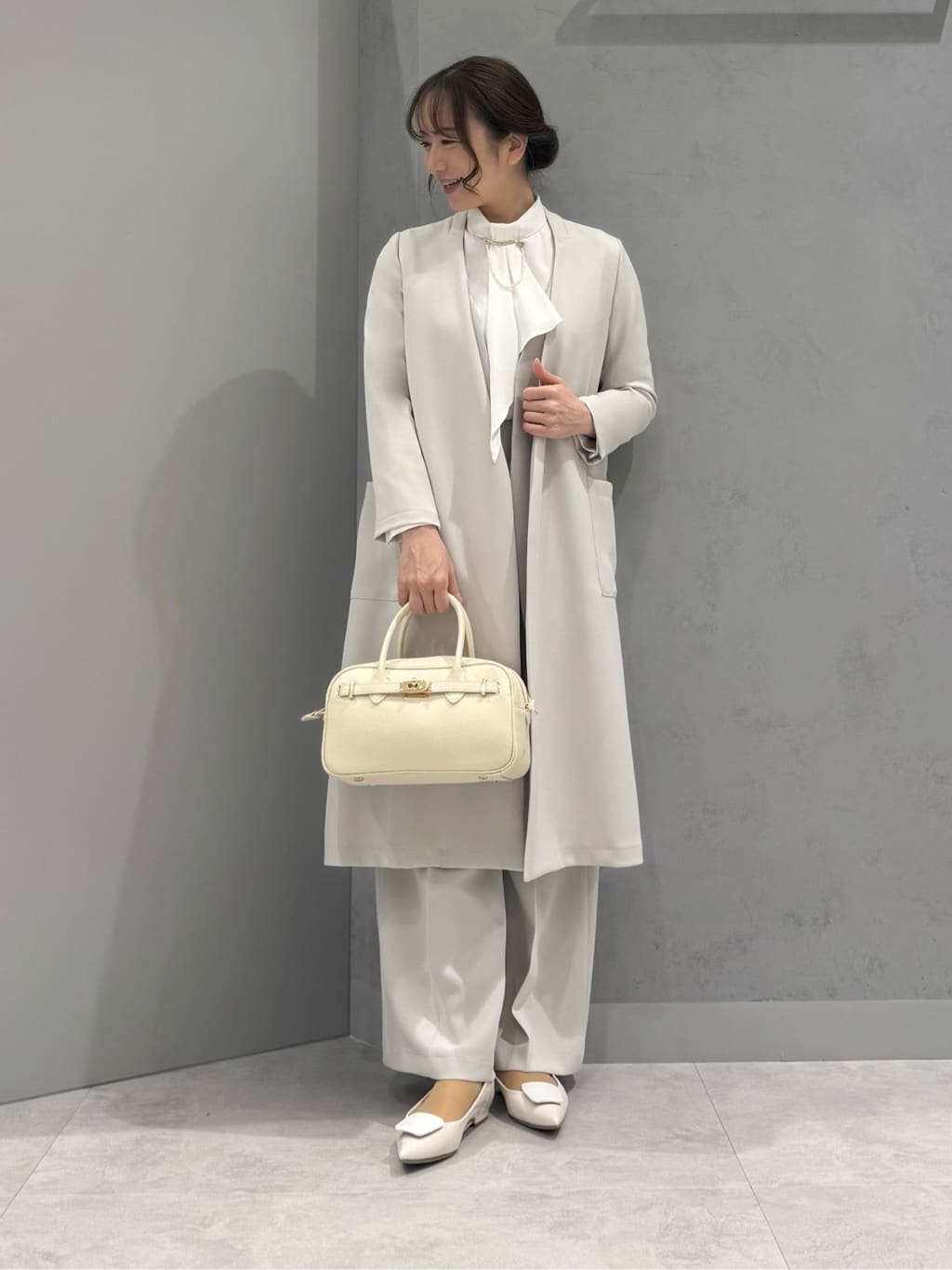 Vinのハイウエストセンタープレスパンツを使ったコーディネートを紹介します。｜Rakuten Fashion(楽天ファッション／旧楽天ブランドアベニュー)5325981