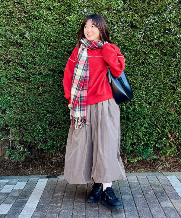 BEAMS HEARTのビッグ 配色ステッチ スウェットを使ったコーディネートを紹介します。｜Rakuten Fashion(楽天ファッション／旧楽天ブランドアベニュー)5330003
