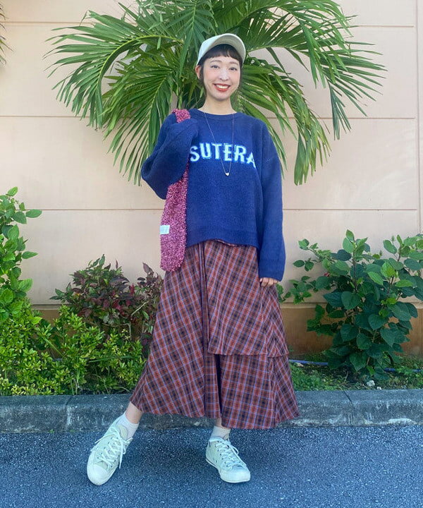 BEAMS HEARTのラメ ロゴ ニットバッグを使ったコーディネートを紹介します。｜Rakuten Fashion(楽天ファッション／旧楽天ブランドアベニュー)5330236