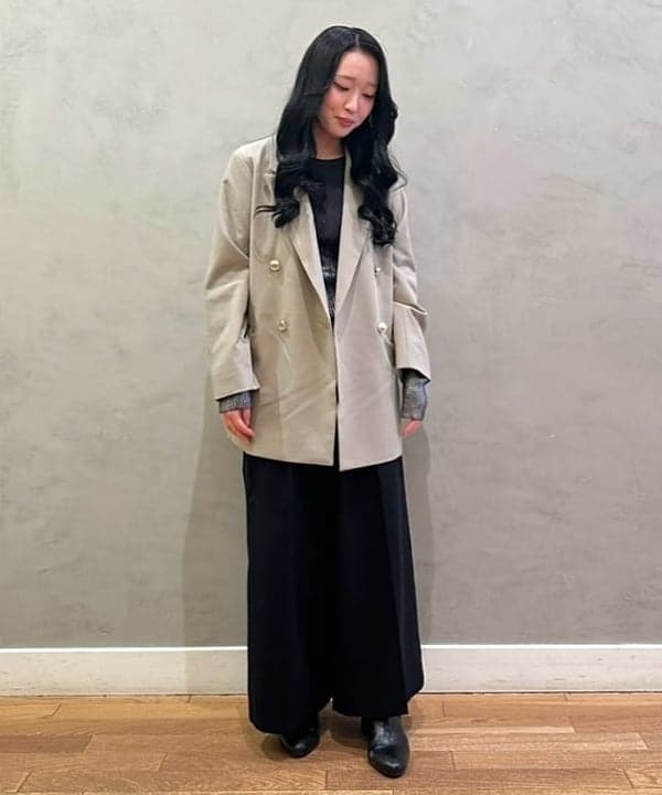 BEAMS OUTLETのマリン タック ワイドパンツを使ったコーディネートを紹介します。｜Rakuten Fashion(楽天ファッション／旧楽天ブランドアベニュー)5330910