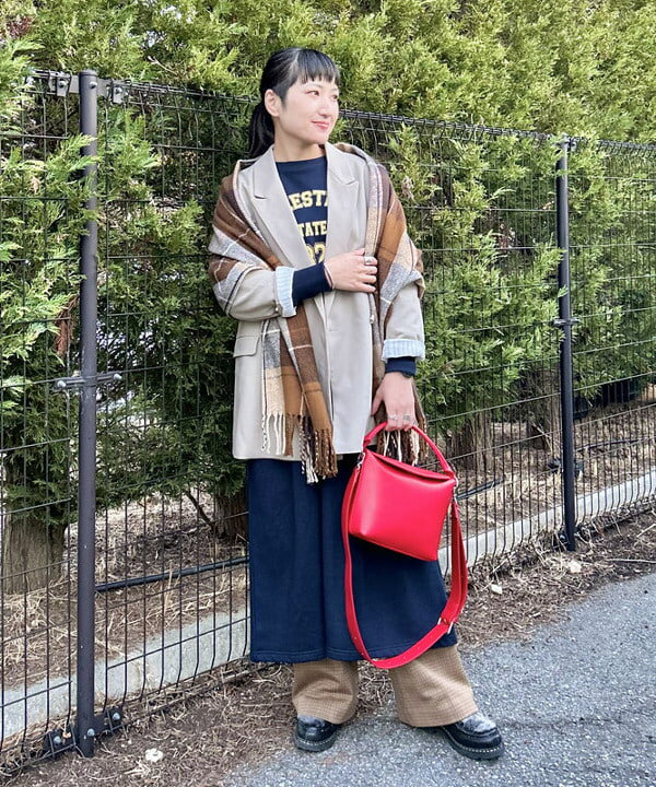 BEAMS HEARTのスウェット カレッジ ロゴワンピースを使ったコーディネートを紹介します。｜Rakuten Fashion(楽天ファッション／旧楽天ブランドアベニュー)5330913