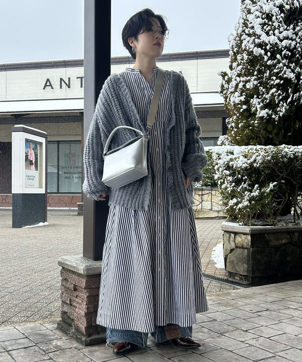 BEAMS HEARTのベルト ハンドル スクエア ショルダーバッグ 25SS レディースを使ったコーディネートを紹介します。｜Rakuten Fashion(楽天ファッション／旧楽天ブランドアベニュー)5331304