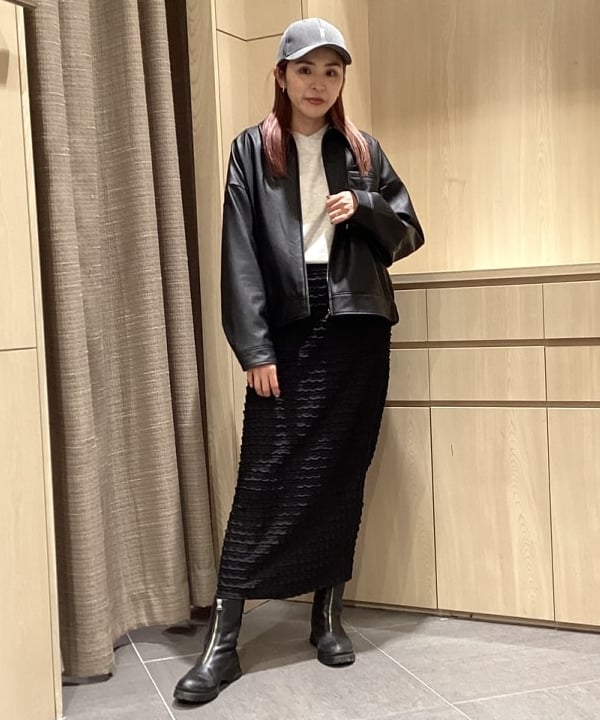 BEAMS HEARTの重ねVネック ロゴ スウェットを使ったコーディネートを紹介します。｜Rakuten Fashion(楽天ファッション／旧楽天ブランドアベニュー)5331529
