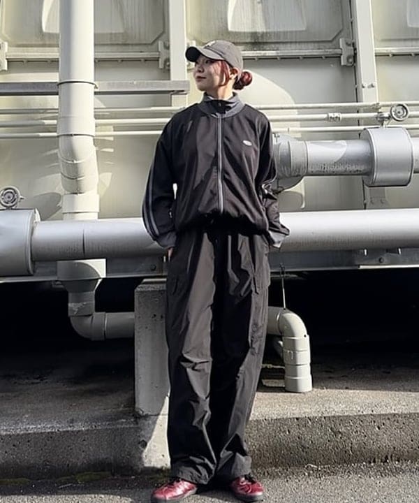 BEAMS HEARTのポリエステル ジャージ トラック ジャケットを使ったコーディネートを紹介します。｜Rakuten Fashion(楽天ファッション／旧楽天ブランドアベニュー)5331657