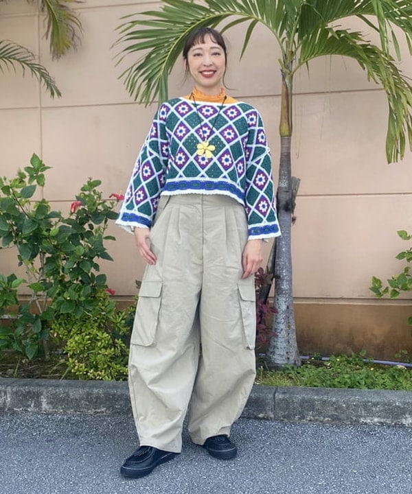 BEAMS HEARTのサス付き バレル カーゴパンツを使ったコーディネートを紹介します。｜Rakuten Fashion(楽天ファッション／旧楽天ブランドアベニュー)5331688
