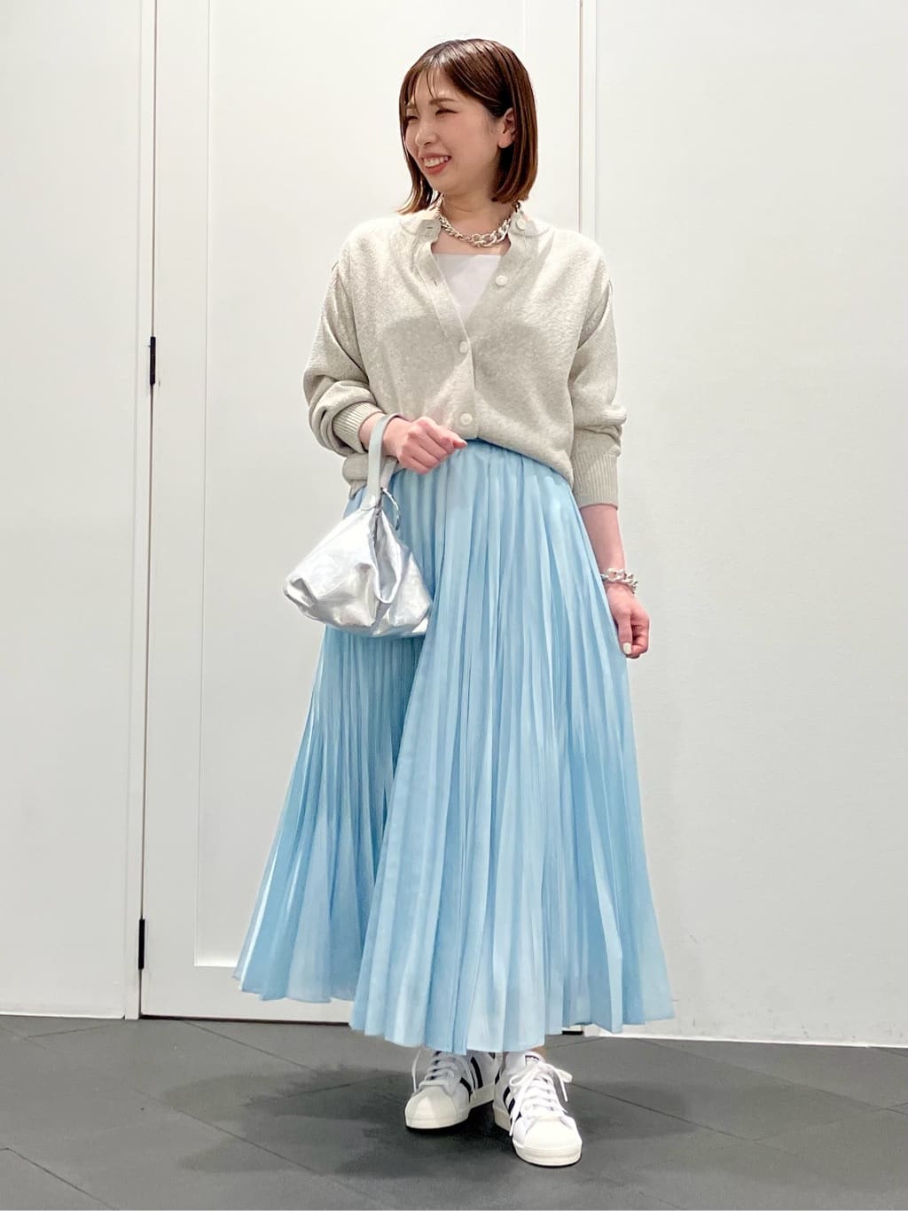 1er Arrondissementの【新型】サテンキャミソールを使ったコーディネートを紹介します。｜Rakuten Fashion(楽天ファッション／旧楽天ブランドアベニュー)5337826