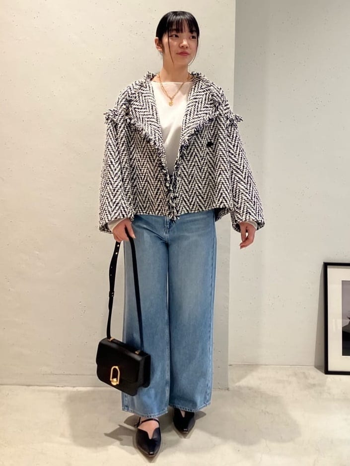 1er Arrondissementのオーガンジークルーネックブラウスを使ったコーディネートを紹介します。｜Rakuten Fashion(楽天ファッション／旧楽天ブランドアベニュー)5340463