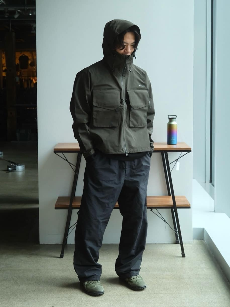 Snow PeakのNylon Tussah Utility Storage Pantsを使ったコーディネートを紹介します。｜Rakuten Fashion(楽天ファッション／旧楽天ブランドアベニュー)5341013