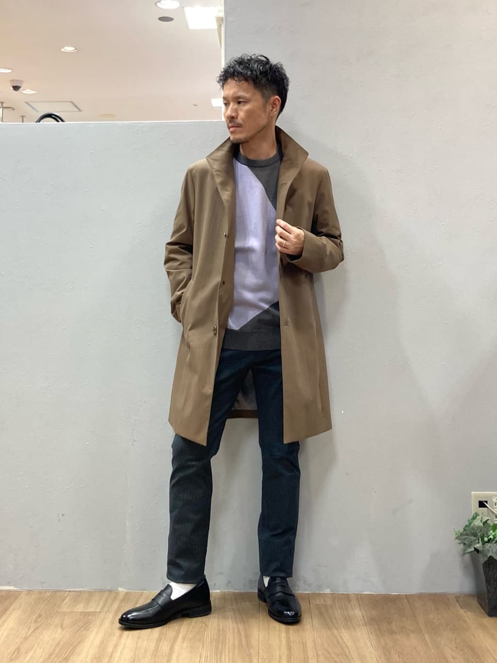 TAKEO KIKUCHIの【撥水】スタンドカラー スプリングコートを使ったコーディネートを紹介します。｜Rakuten Fashion(楽天ファッション／旧楽天ブランドアベニュー)5343692