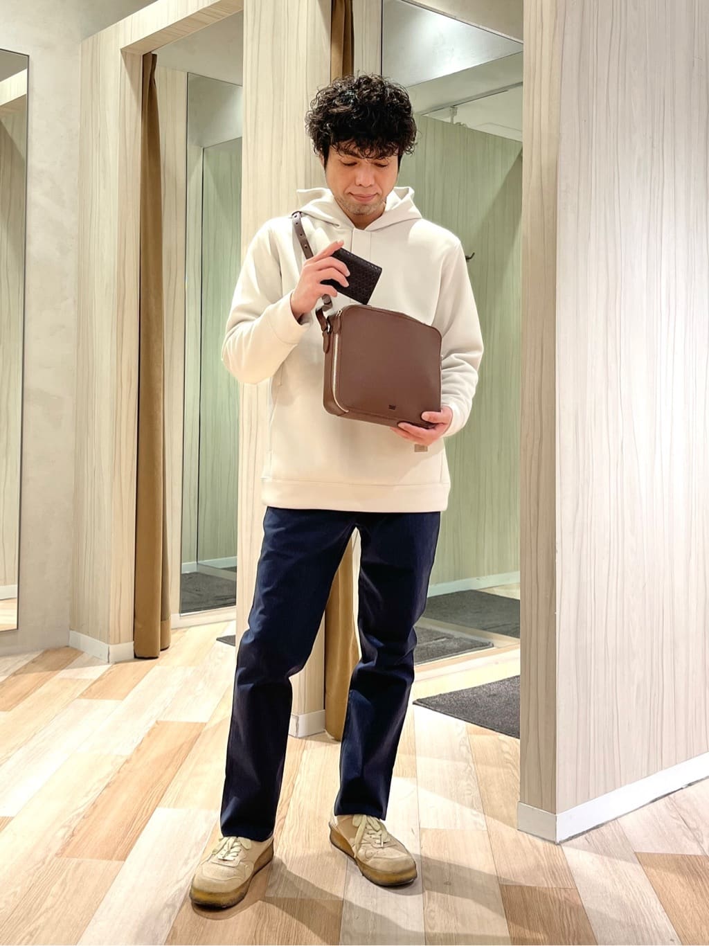 TAKEO KIKUCHIの【全7サイズ*8色展開!】トップマルチヘリンボン パンツを使ったコーディネートを紹介します。｜Rakuten Fashion(楽天ファッション／旧楽天ブランドアベニュー)5347633