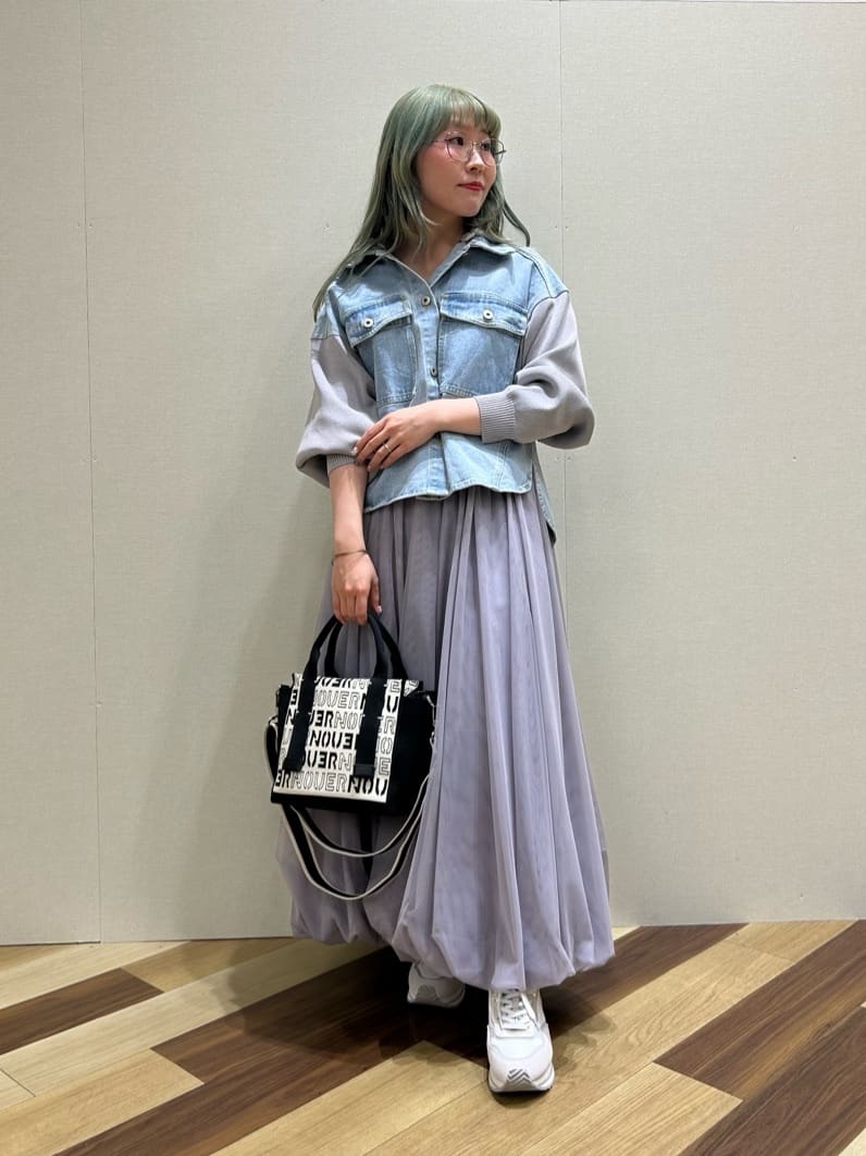 Vinのチュールバルーンスカートを使ったコーディネートを紹介します。｜Rakuten Fashion(楽天ファッション／旧楽天ブランドアベニュー)5353256