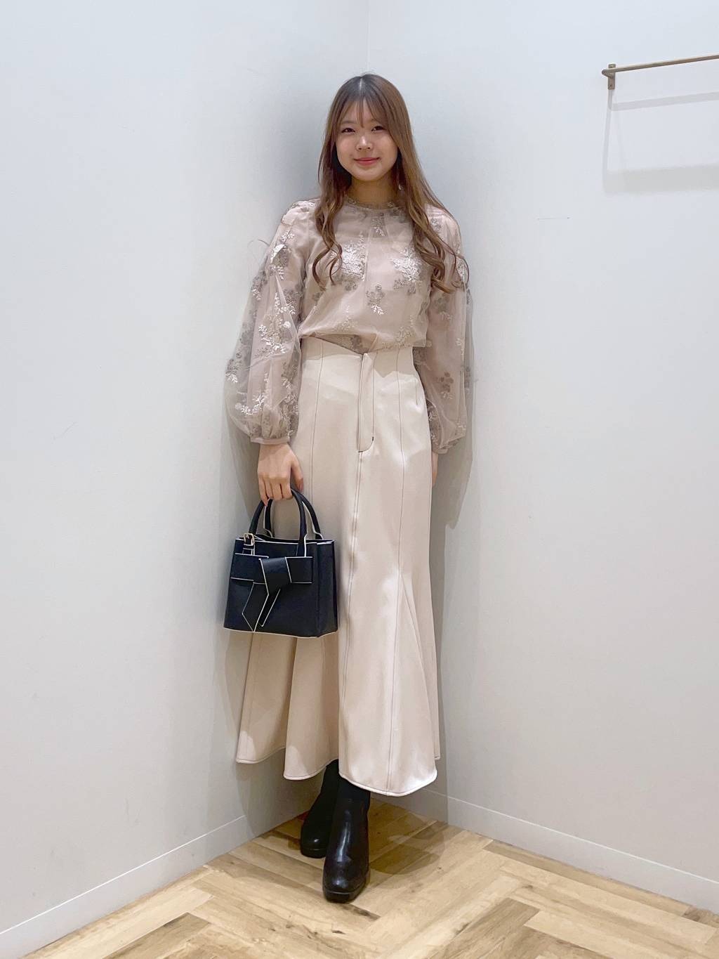 mysty womanのリボンモチーフバッグを使ったコーディネートを紹介します。｜Rakuten Fashion(楽天ファッション／旧楽天ブランドアベニュー)5355110
