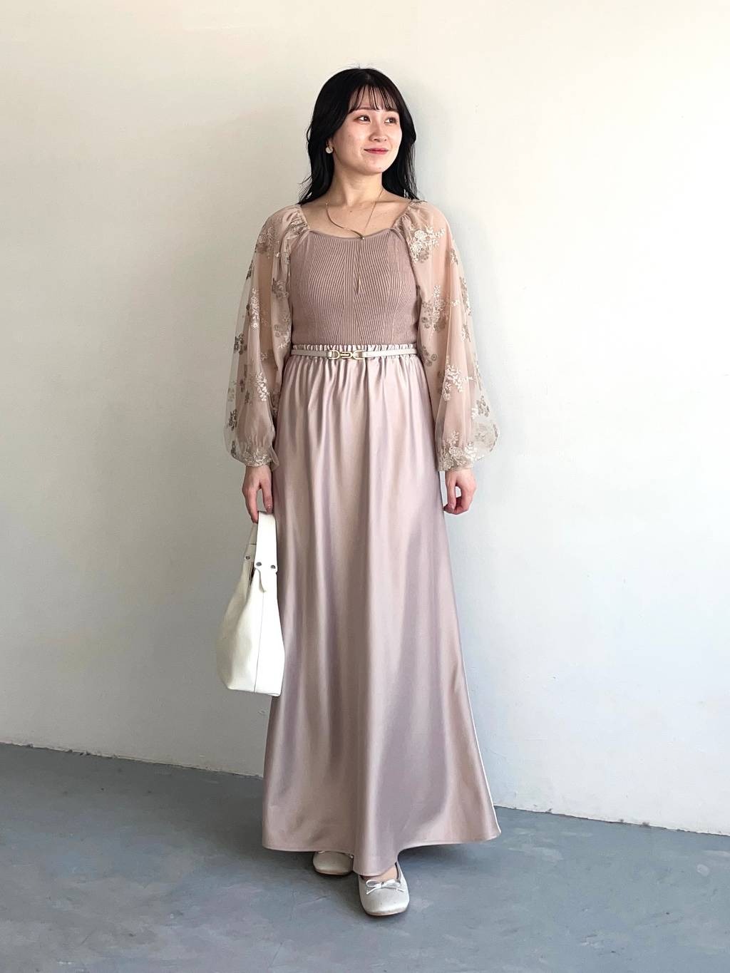 mysty womanのフローラル刺繍スリーブニットプルオーバーを使ったコーディネートを紹介します。｜Rakuten Fashion(楽天ファッション／旧楽天ブランドアベニュー)5355146