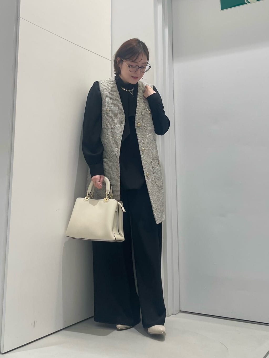 Vinのハートビジュー付きスカーフタイブラウスを使ったコーディネートを紹介します。｜Rakuten Fashion(楽天ファッション／旧楽天ブランドアベニュー)5358961