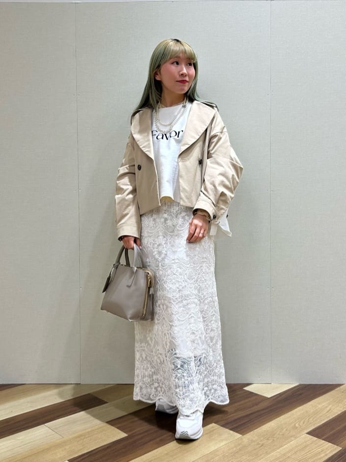 Vinのフロッキーネオンロゴプルオーバーを使ったコーディネートを紹介します。｜Rakuten Fashion(楽天ファッション／旧楽天ブランドアベニュー)5372479