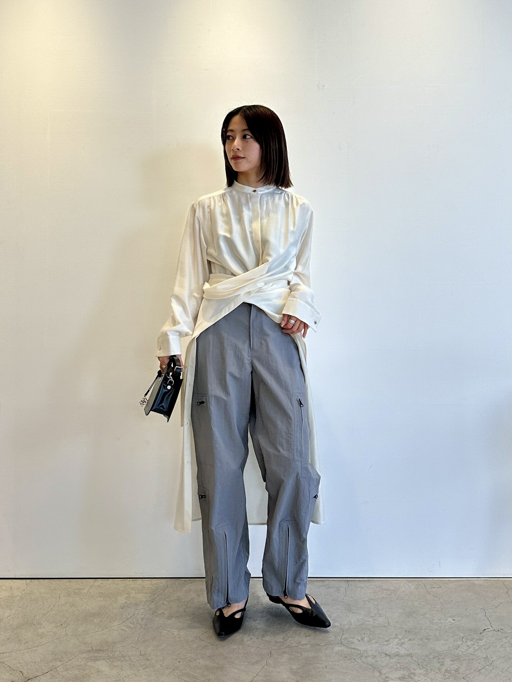 LOVELESSのロングシャツを使ったコーディネートを紹介します。｜Rakuten Fashion(楽天ファッション／旧楽天ブランドアベニュー)5372837