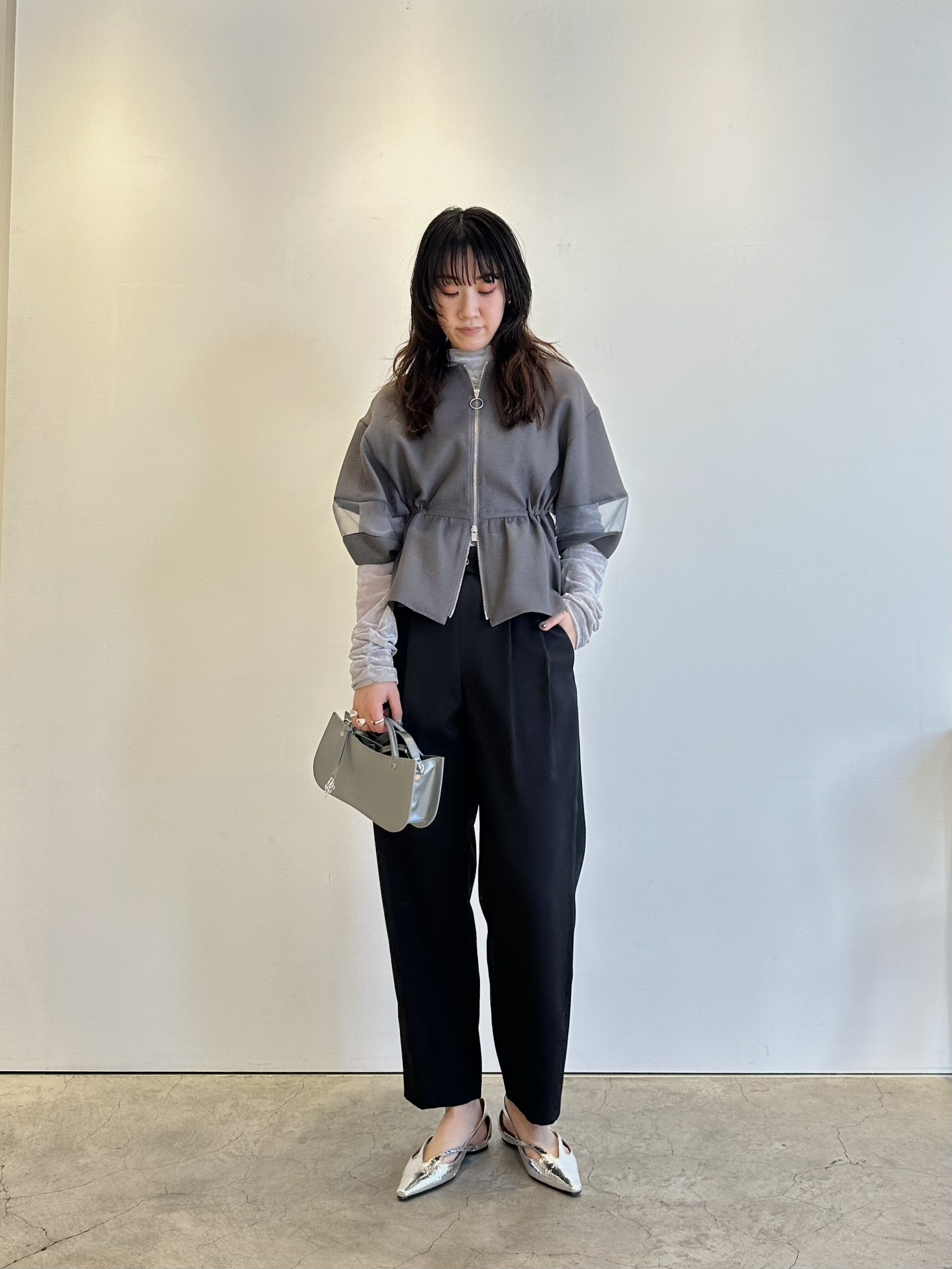 LOVELESSのクリアツイルテーパードパンツを使ったコーディネートを紹介します。｜Rakuten Fashion(楽天ファッション／旧楽天ブランドアベニュー)5372838