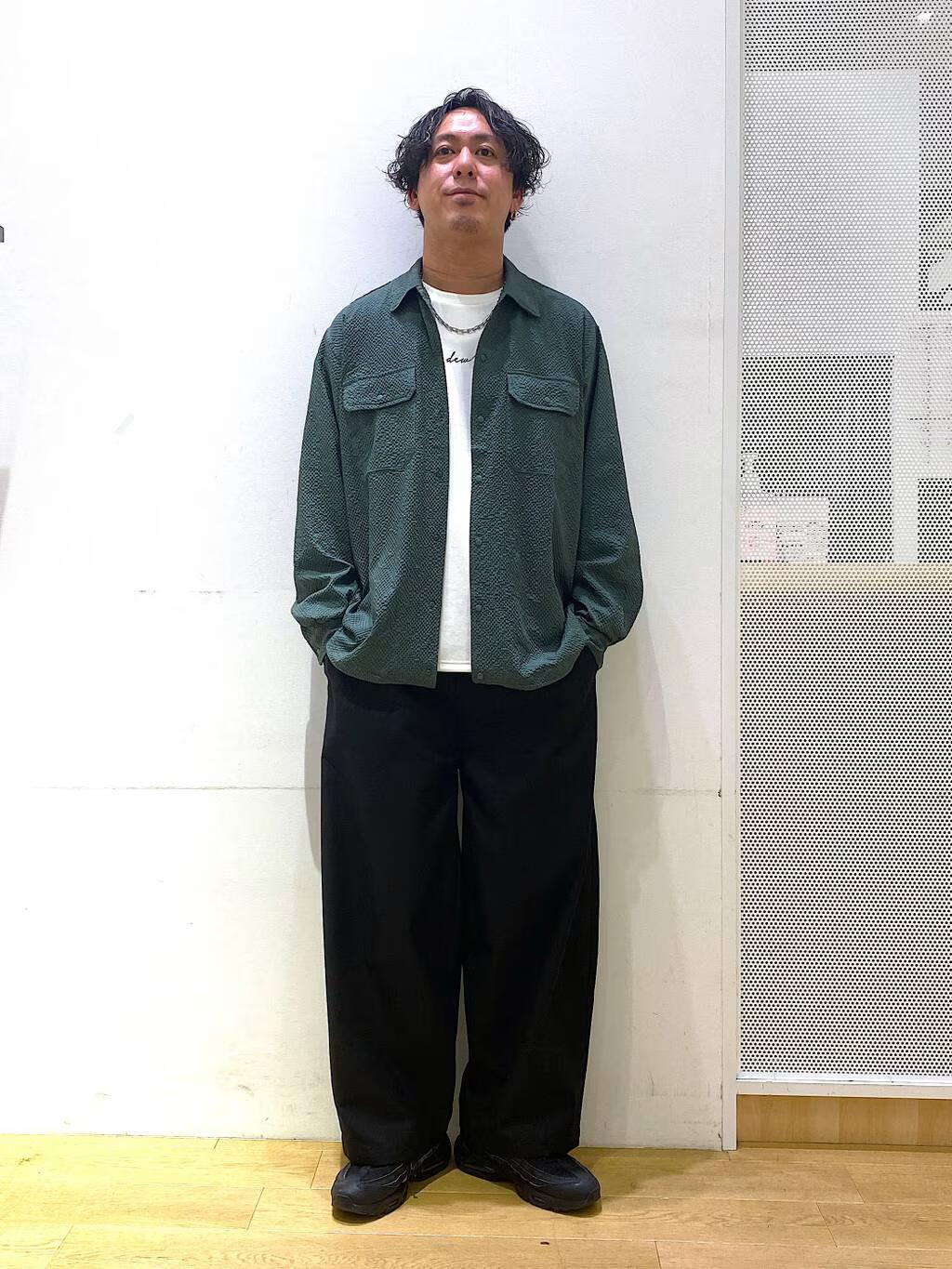 LAKOLEの[MENS]ステンレスマンテルネックレスを使ったコーディネートを紹介します。｜Rakuten Fashion(楽天ファッション／旧楽天ブランドアベニュー)5372917