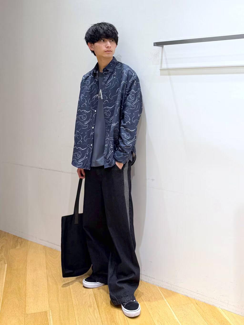 LAKOLEのスエード柄シャツを使ったコーディネートを紹介します。｜Rakuten Fashion(楽天ファッション／旧楽天ブランドアベニュー)5372918