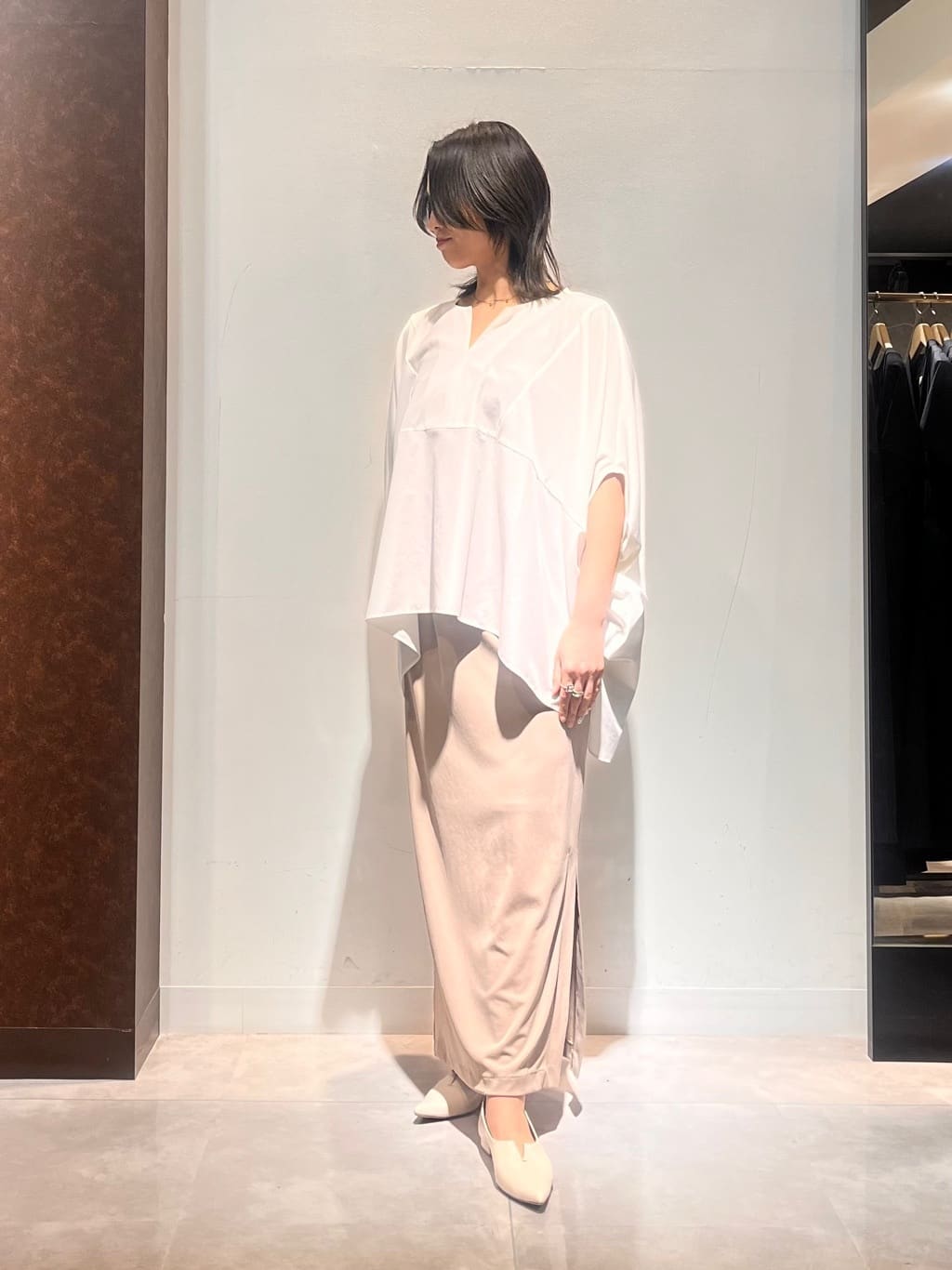 LASUDのキーネックデザインワイドプルオーバーを使ったコーディネートを紹介します。｜Rakuten Fashion(楽天ファッション／旧楽天ブランドアベニュー)5377335